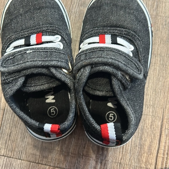 Stylish Black Kids Shoes - Picture 6 of 6